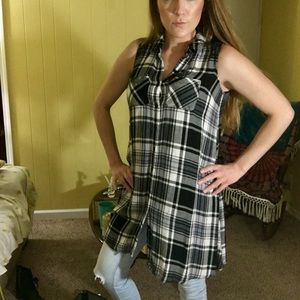 Sleeveless black and white plaid shirtdress
